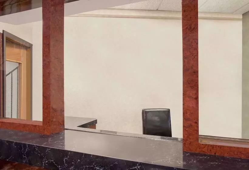 Fotos del hotel Super 8 By Wyndham Chicago Il:  3