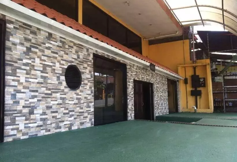 Fotos del hotel Luigis:  11