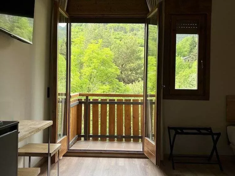 Fotos del hotel Els Encantats:  15