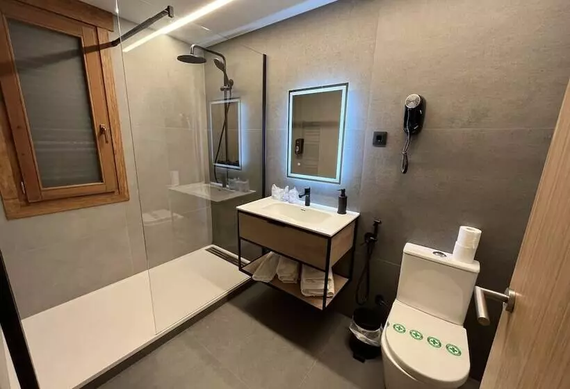 Fotos del hotel Els Encantats:  22