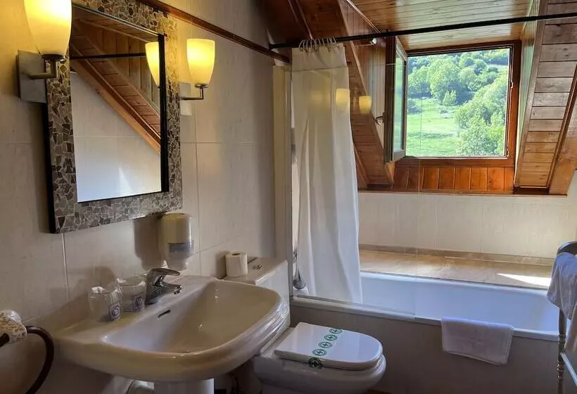 Fotos del hotel Els Encantats:  7