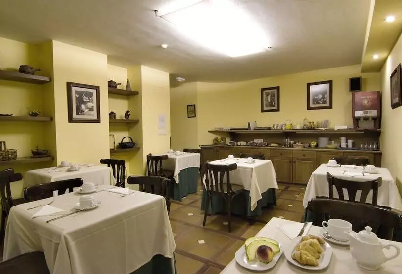 Fotos del hotel Pombal Rooms Santiago:  4