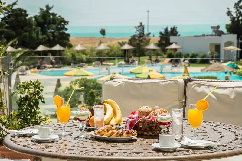 Fotos del hotel Sovereign Beach:  11