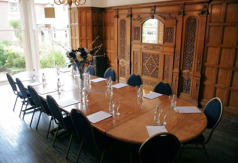 Fotos del hotel The Edgbaston Palace:  3