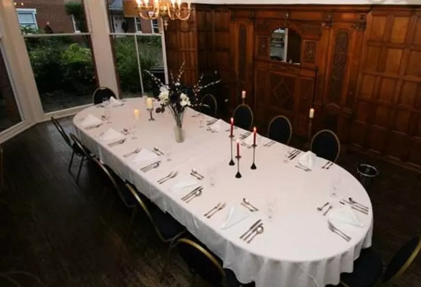 Fotos del hotel The Edgbaston Palace:  9