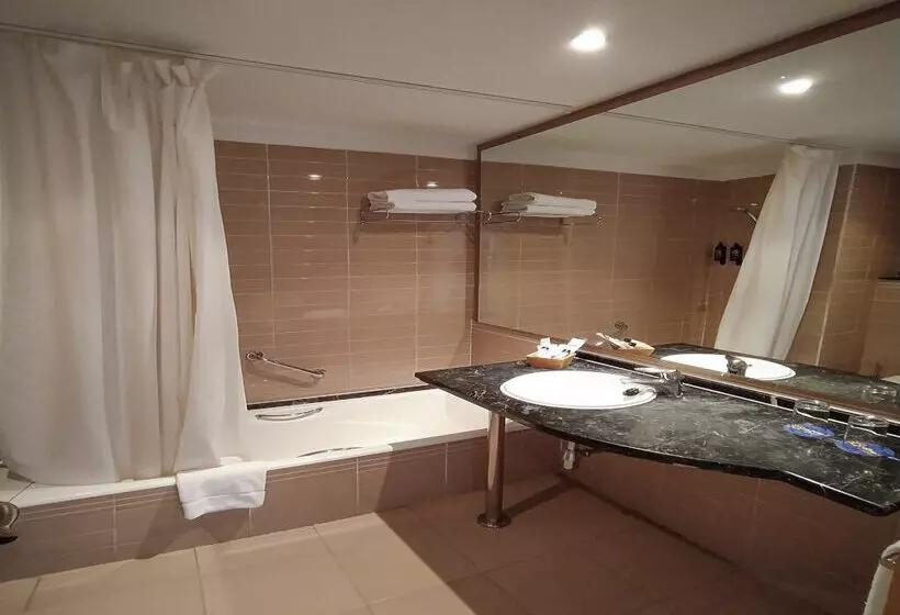 Fotos del hotel Ohtels Campo De Gibraltar:  18