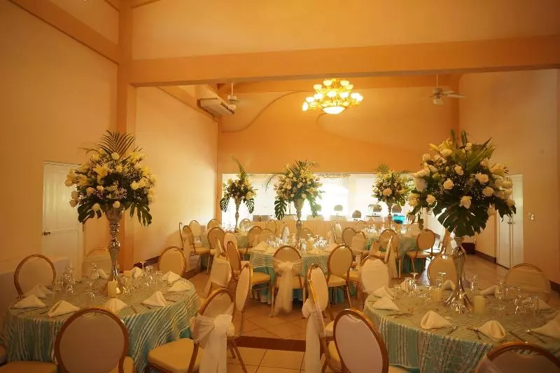 Fotos del hotel Las Olas Beach Resort:  3