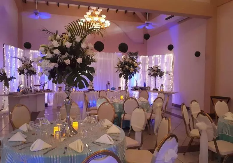 Fotos del hotel Las Olas Beach Resort:  2