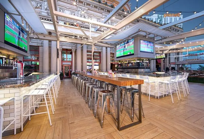 Fotos del hotel Paris Las Vegas Hotel & Casino:  17