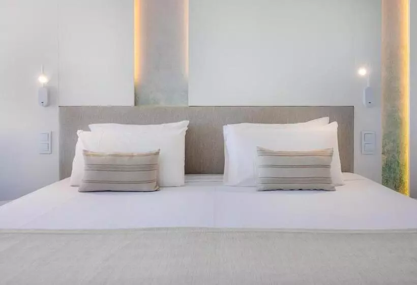 Marins Beach Club – Adults Only