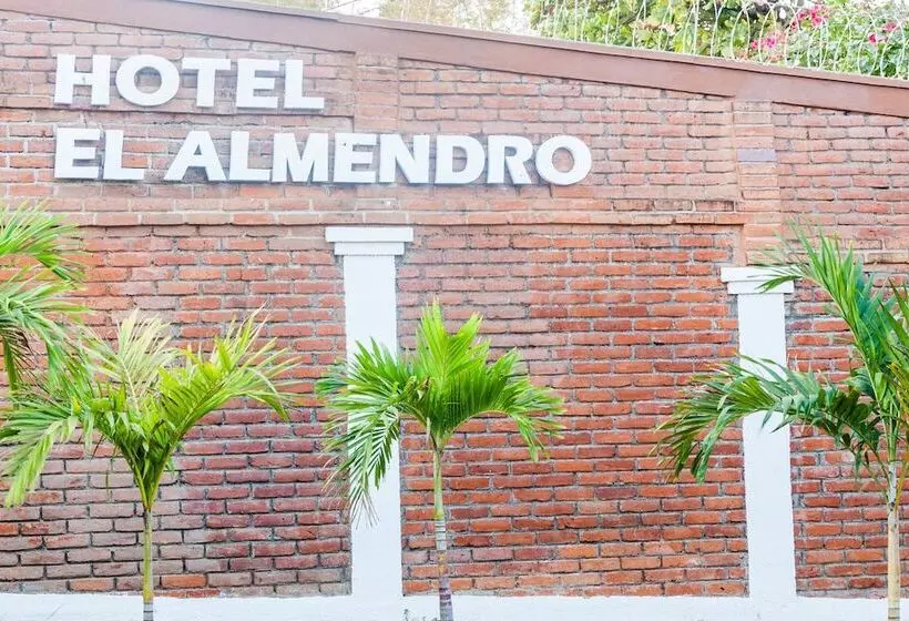 Fotos del hotel El Almendro:  1
