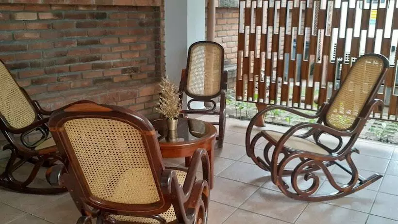 Fotos del hotel El Almendro:  15