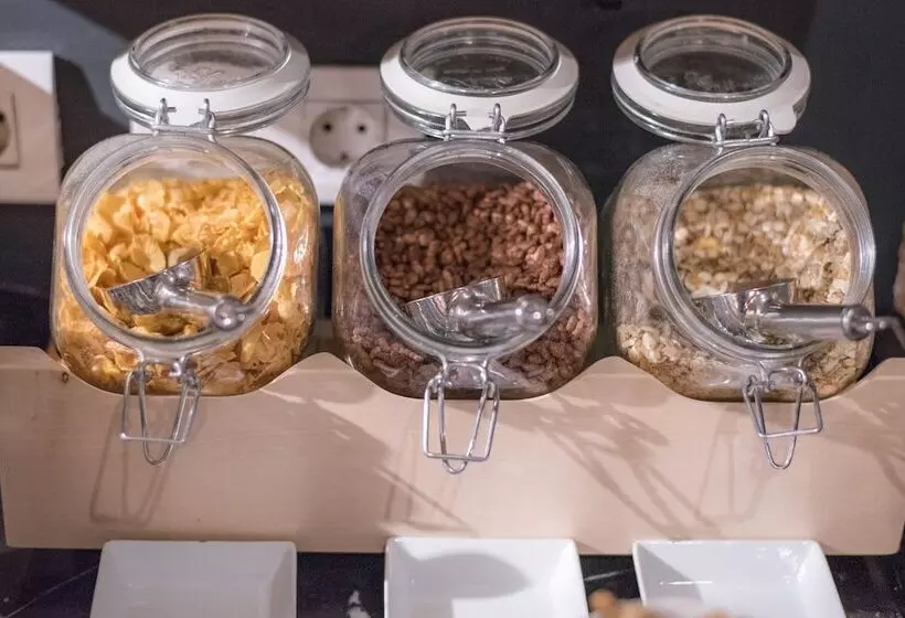 Fotos del hotel Petit Palace Museum:  23