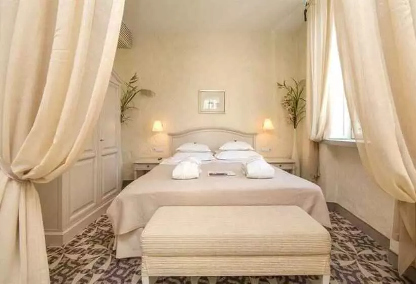 Fotos del hotel Savoy Boutique:  2