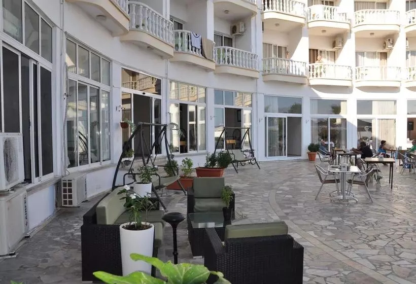 Fotos del hotel Sempati:  6