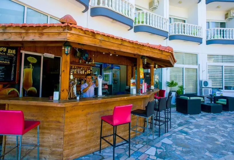 Fotos del hotel Sempati:  5