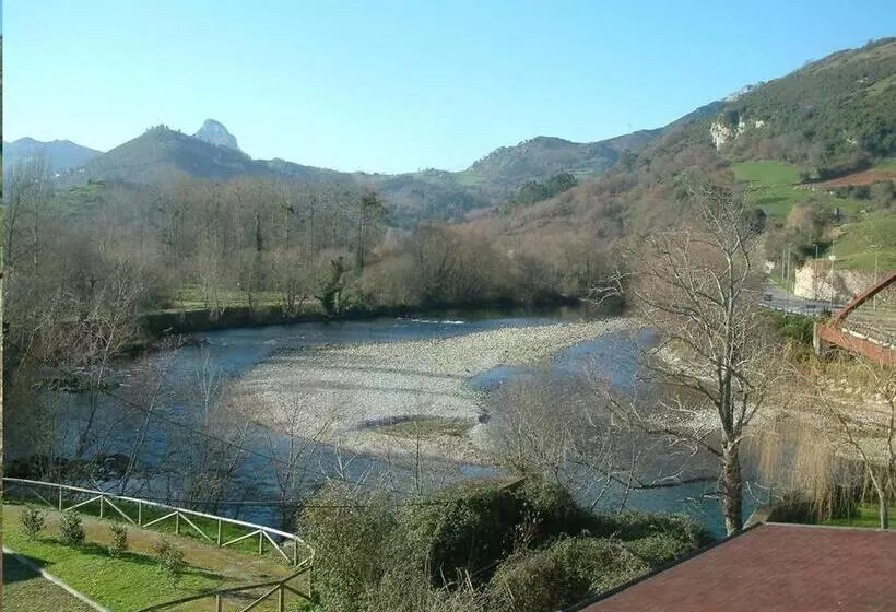 Fotos del hotel Hotel El Tilo:  11