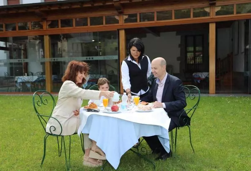 Fotos del hotel Hotel El Tilo:  10