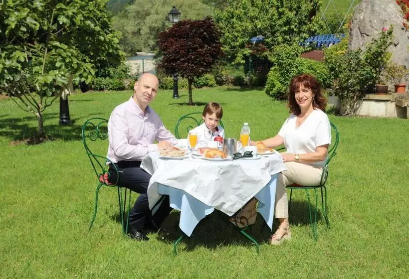 Fotos del hotel Hotel El Tilo:  16