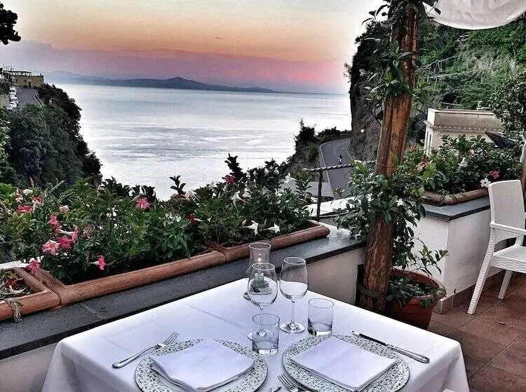 Fotos del hotel La Pergola:  24