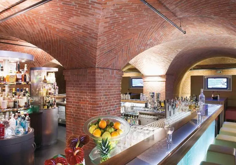 Fotos del hotel Mövenpick Hotel Hamburg:  13