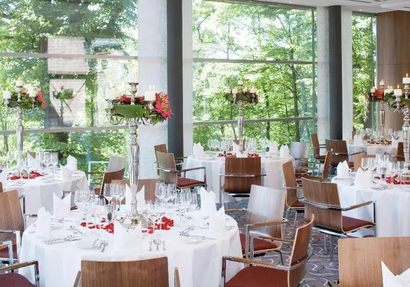 Fotos del hotel Mövenpick Hotel Hamburg:  12