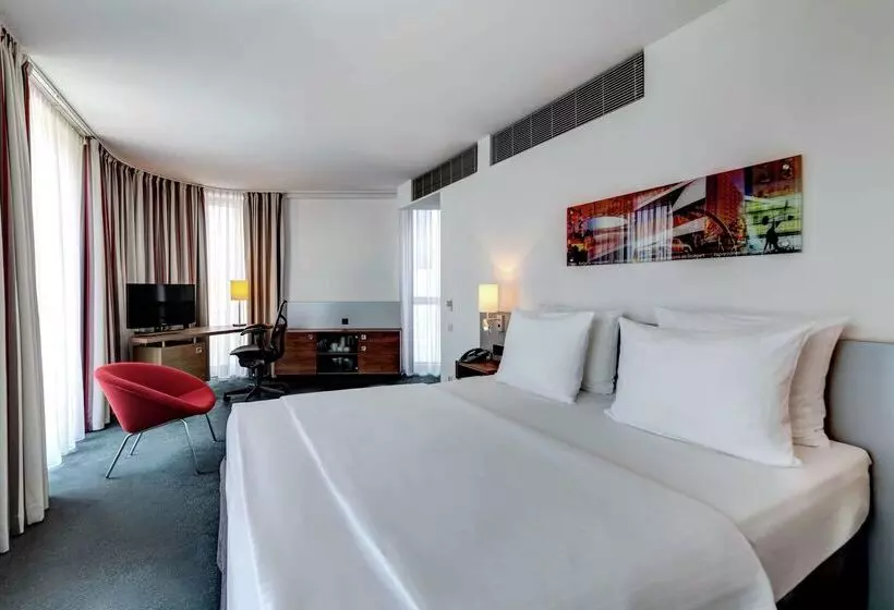 Fotos del hotel Hilton Garden Inn Stuttgart Neckarpark:  2