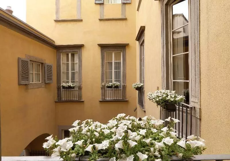 Fotos del hotel Al Palazzo Del Marchese Di Camugliano Residenza D'epoca:  7