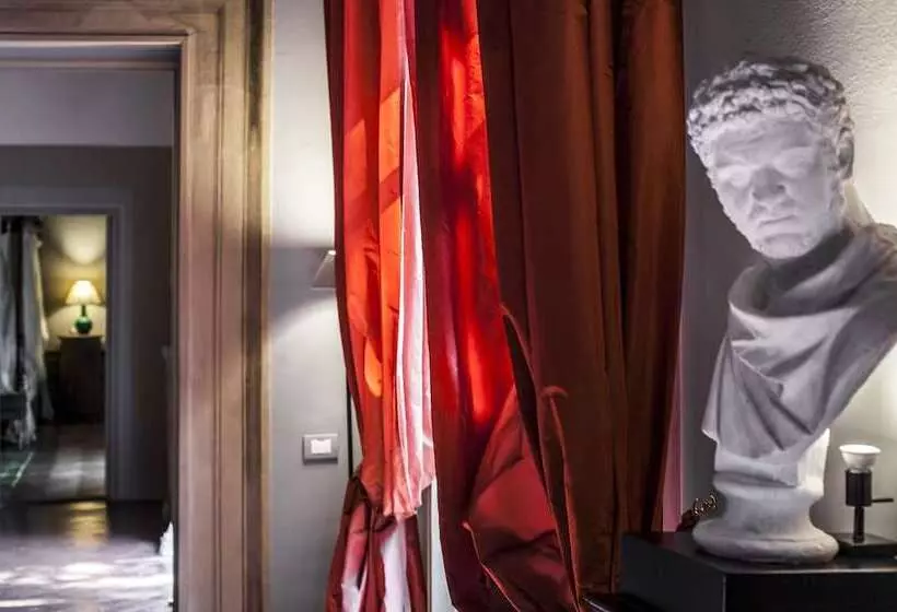 Fotos del hotel Al Palazzo Del Marchese Di Camugliano Residenza D'epoca:  22