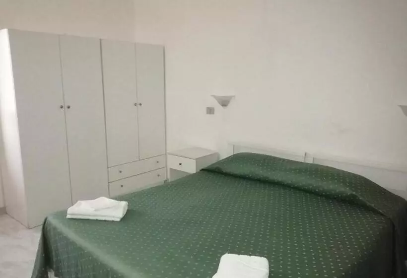 Fotos del hotel Holiday Residence:  8