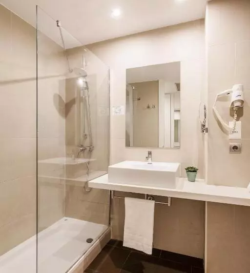 Fotos del hotel Azz Táctica:  18