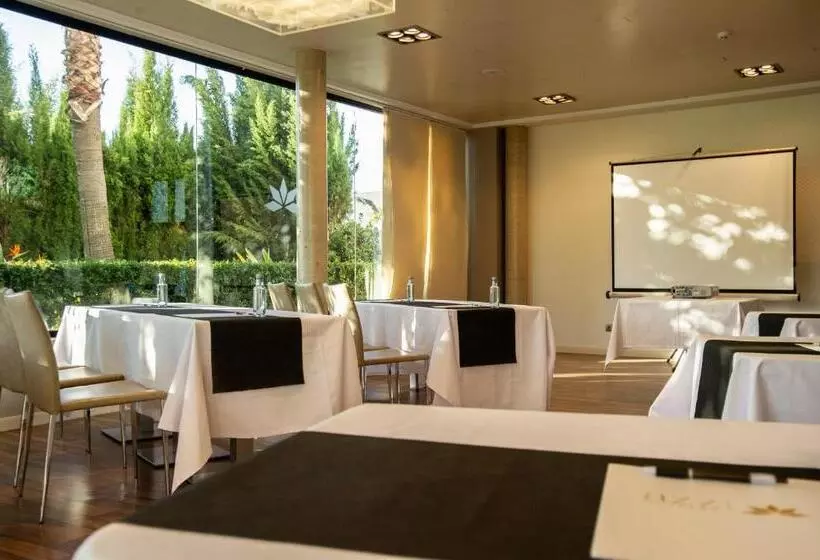 Fotos del hotel Azz Táctica:  24