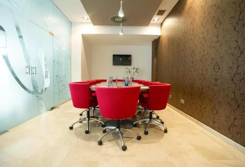 Fotos del hotel Azz Táctica:  15