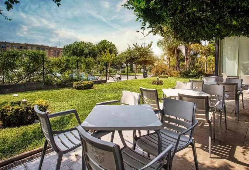 Fotos del hotel Azz Táctica:  16