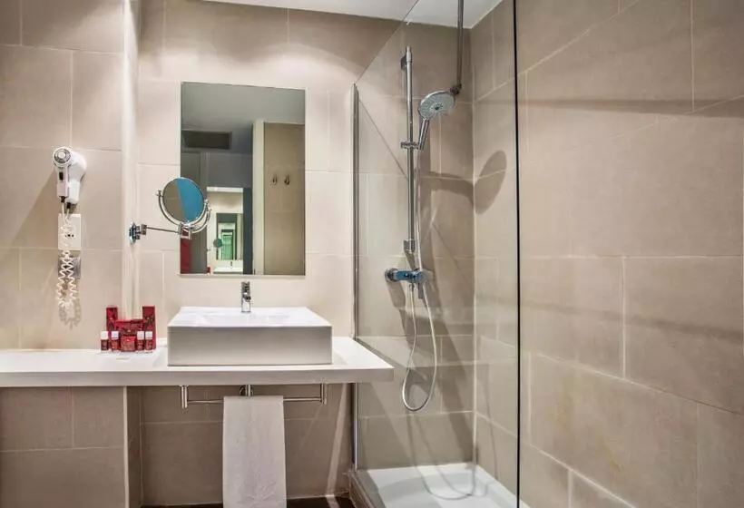 Fotos del hotel Azz Táctica:  19