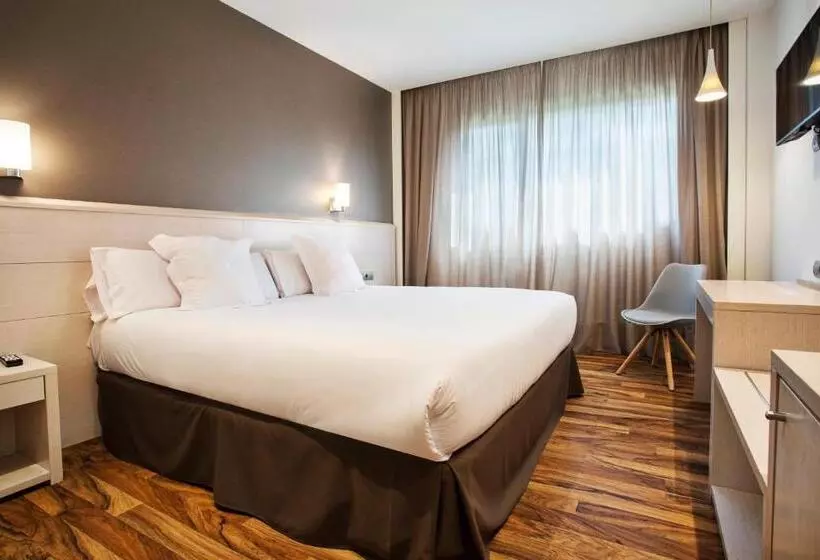 Fotos del hotel Azz Táctica:  7