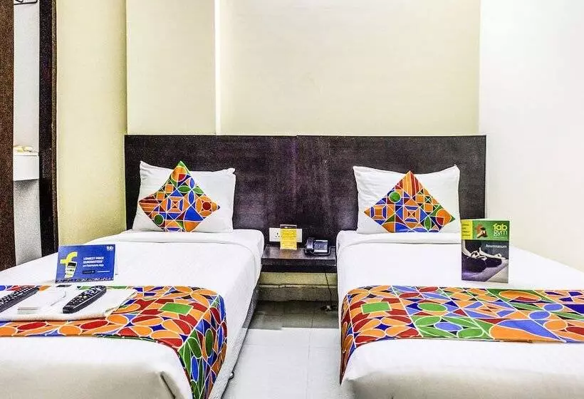 Fotos del hotel Capital O 70043 Limestone Luxury Rooms:  12