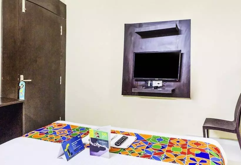 Fotos del hotel Capital O 70043 Limestone Luxury Rooms:  14