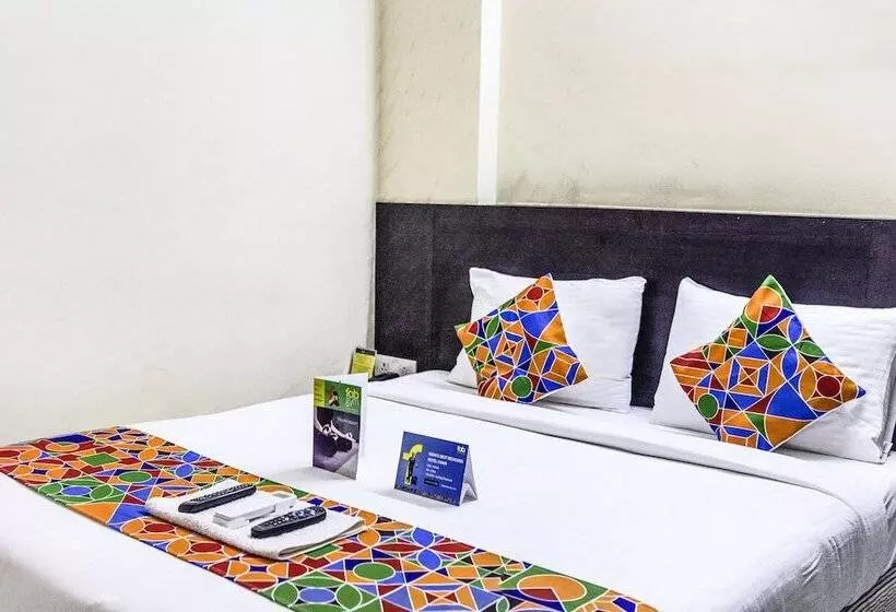 Fotos del hotel Capital O 70043 Limestone Luxury Rooms:  15