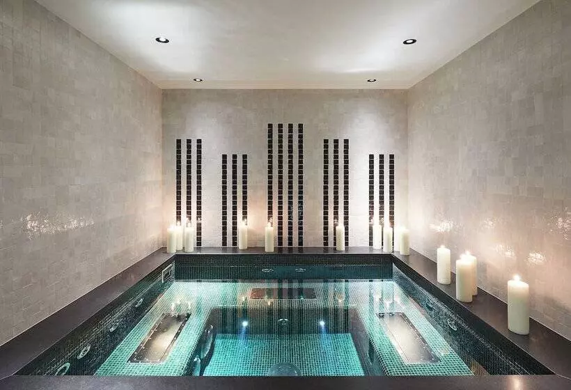 Fotos del hotel Grand Hôtel Du Palais Royal:  2