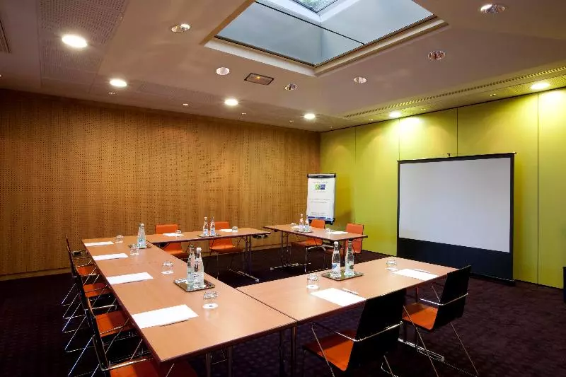 Fotos del hotel Holiday Inn Express Paris-canal De La Villette, An Ihg:  23