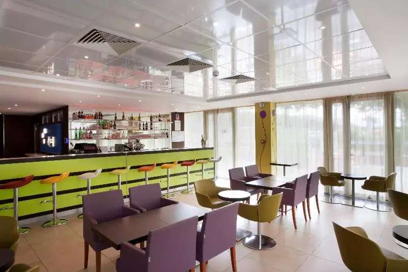 Fotos del hotel Holiday Inn Express Paris-canal De La Villette, An Ihg:  21