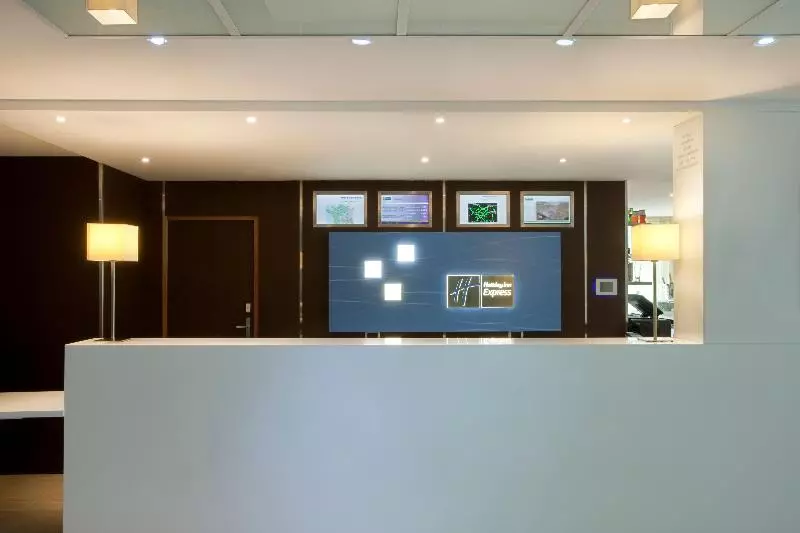 Holiday Inn Express Paris-canal De La Villette, An Ihg