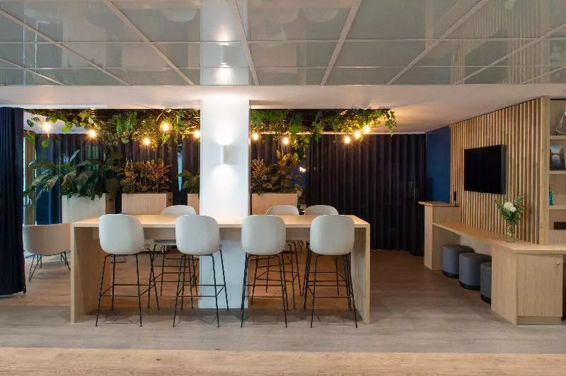 Fotos del hotel Holiday Inn Express Paris-canal De La Villette, An Ihg:  9