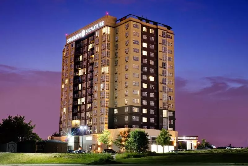 Sandman Signature Toronto Airport