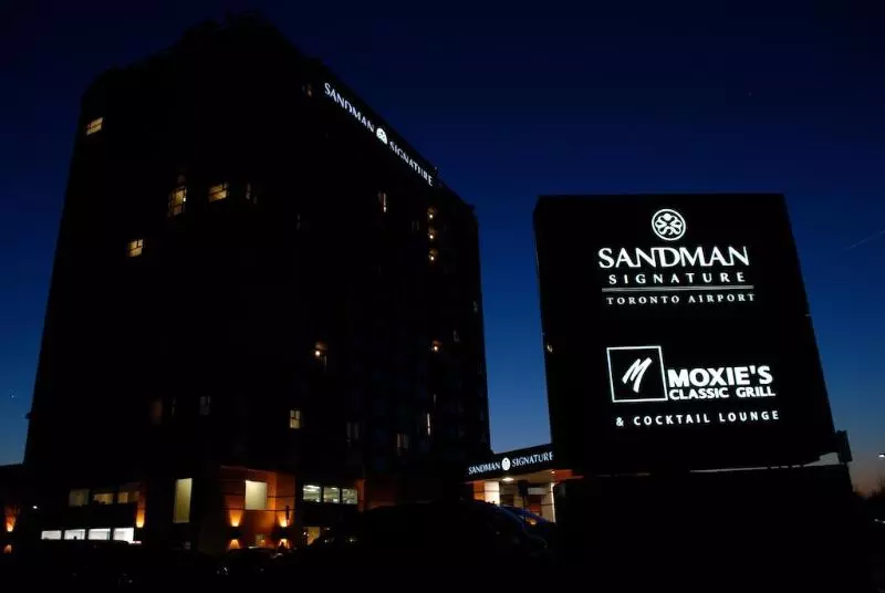 Fotos del hotel Sandman Signature Toronto Airport:  8