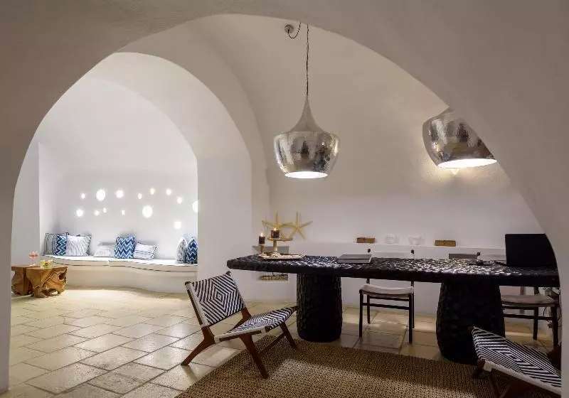 Fotos del hotel Nefeles Luxury Suites:  13