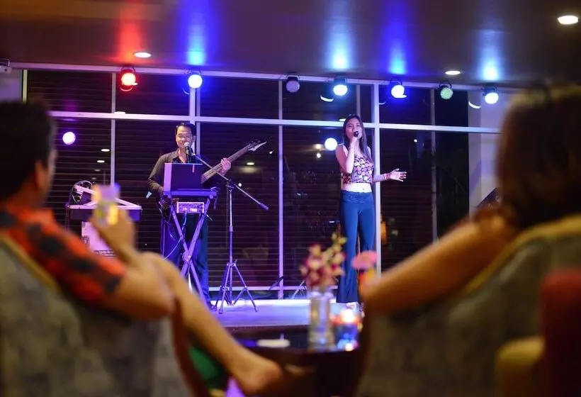 Fotos del hotel Independence Hotel Resort & Spa:  8