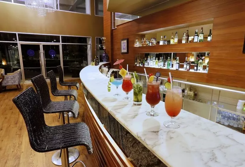 Fotos del hotel Independence Hotel Resort & Spa:  22