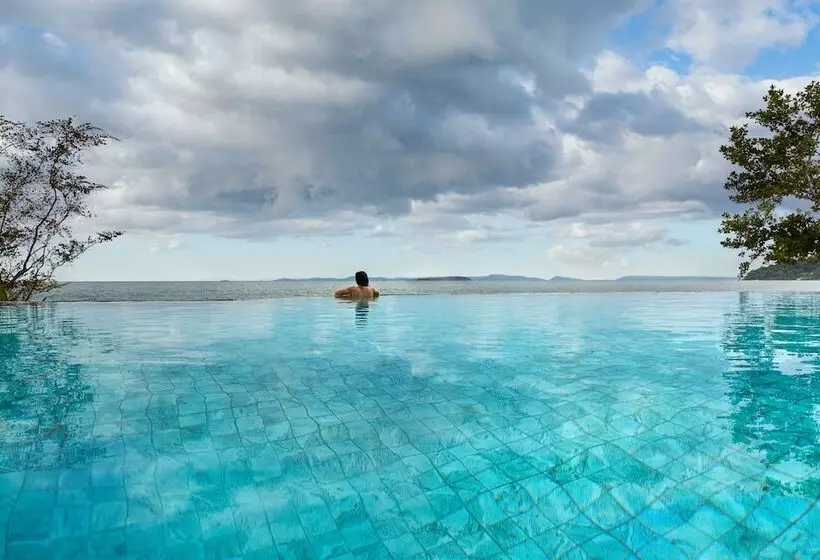 Fotos del hotel Independence Hotel Resort & Spa:  1